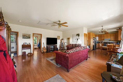 5143 Dry Creek Road Healdsburg CA 95448