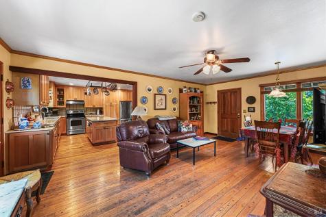 5143 Dry Creek Road Healdsburg CA 95448