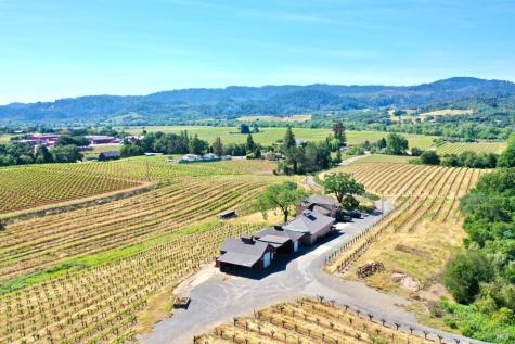 5143 Dry Creek Road Healdsburg CA 95448