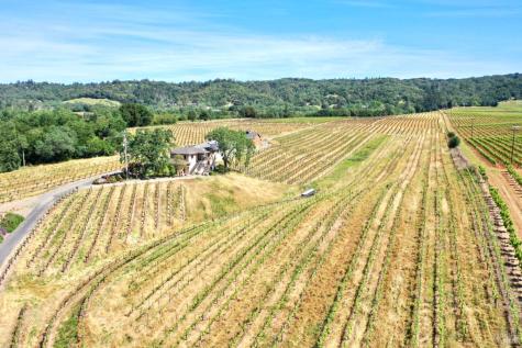 5143 Dry Creek Road Healdsburg CA 95448