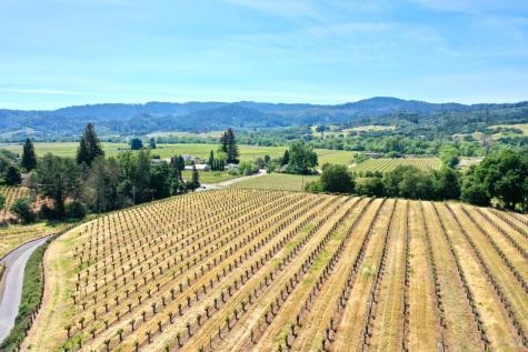 5143 Dry Creek Road Healdsburg CA 95448