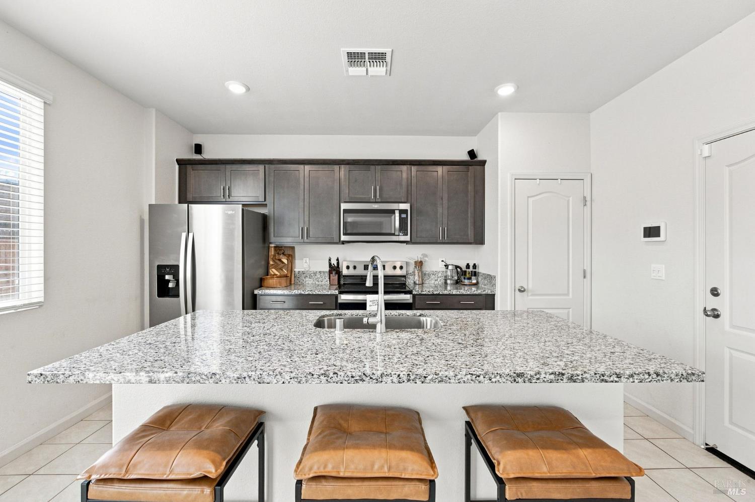 585 Shefford Drive Vacaville CA 95687