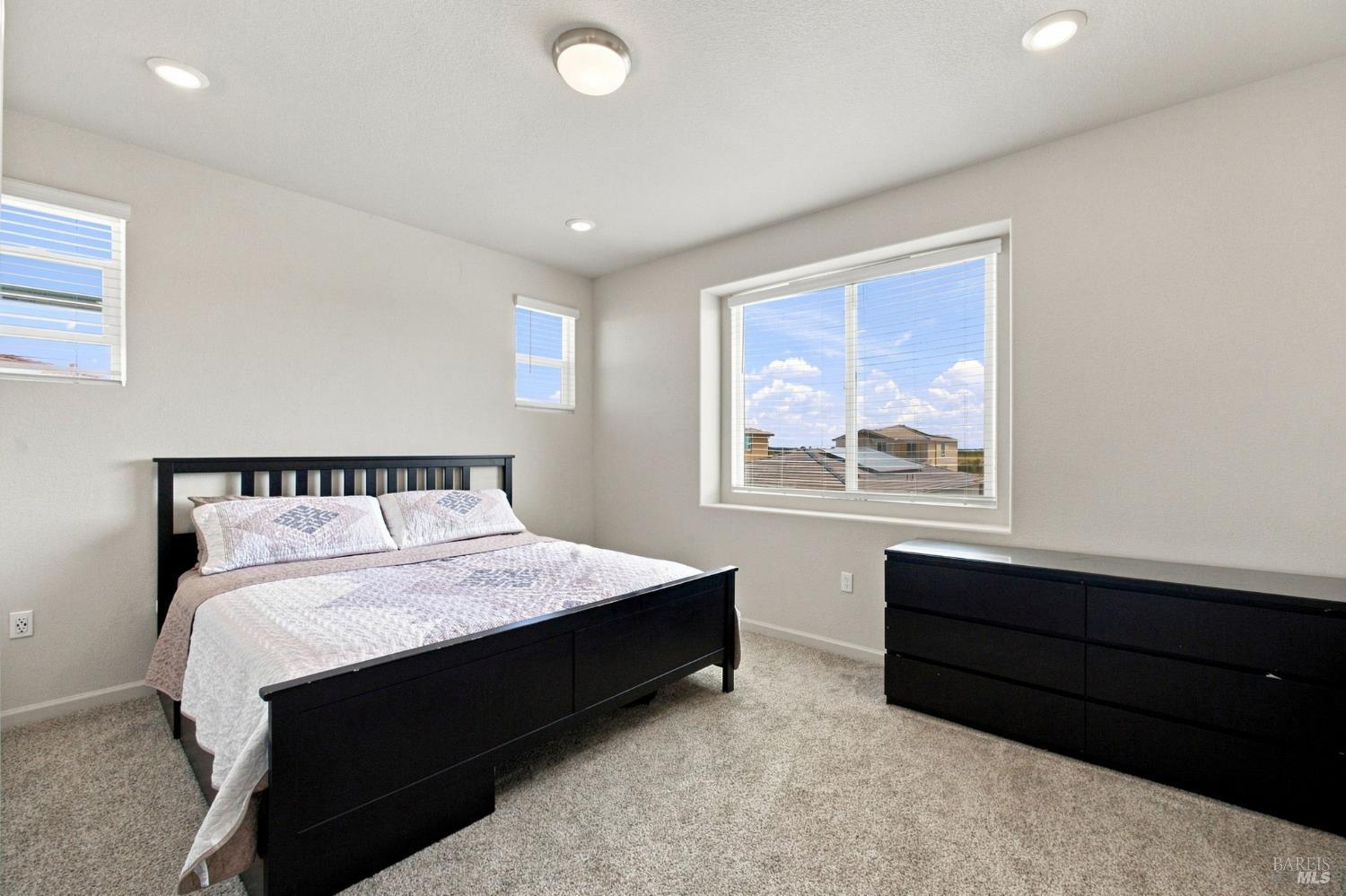 585 Shefford Drive Vacaville CA 95687