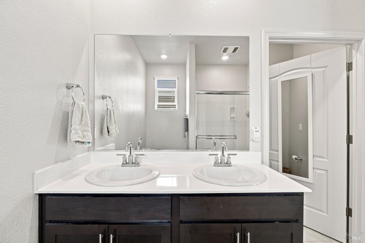 585 Shefford Drive Vacaville CA 95687
