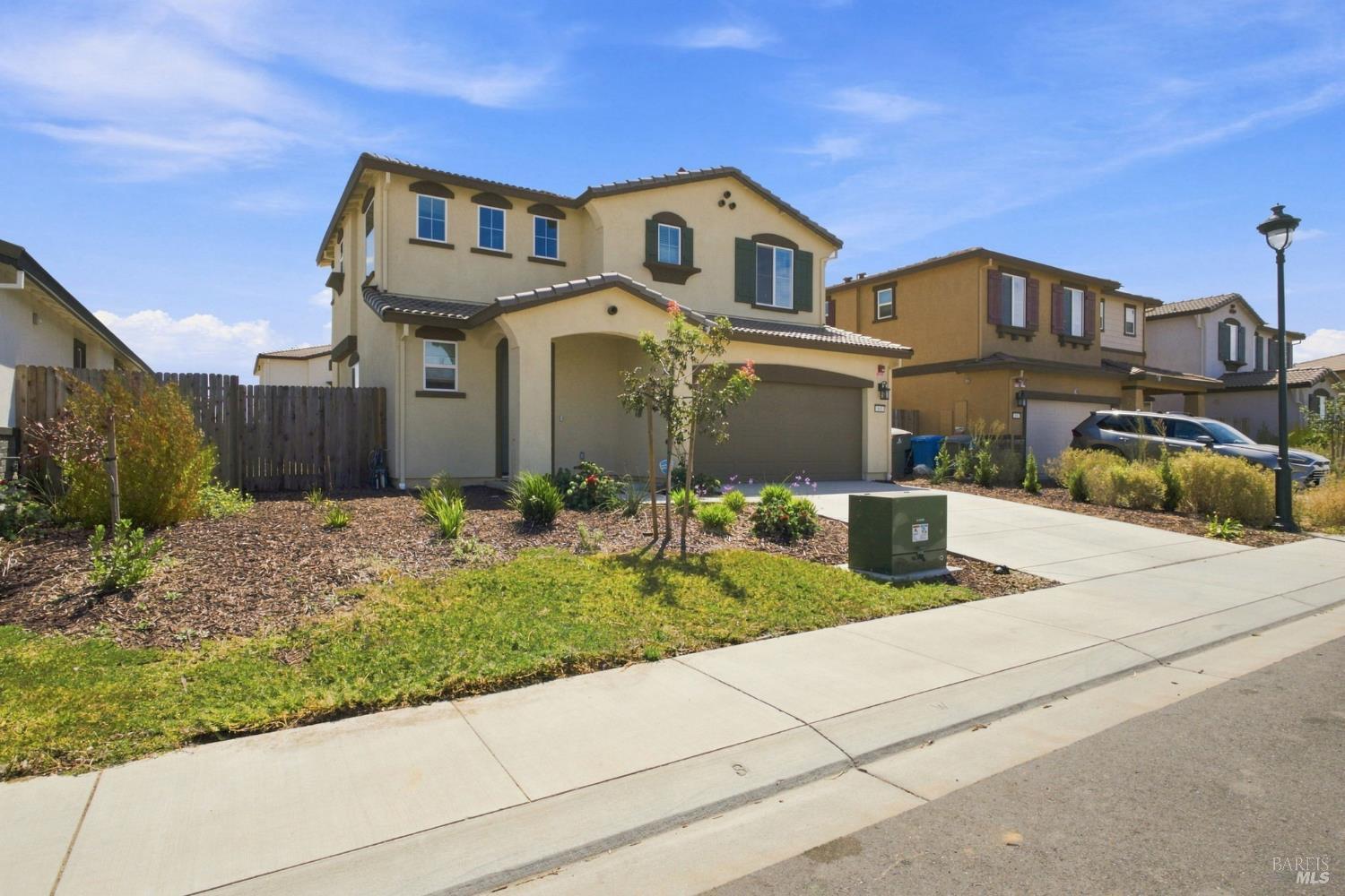 585 Shefford Drive Vacaville CA 95687