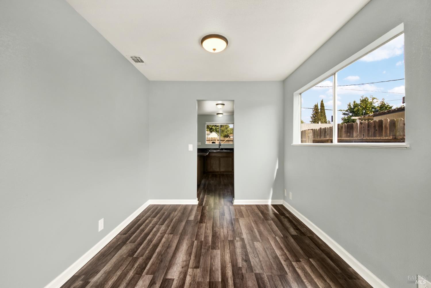 650 W H Street Dixon CA 95620