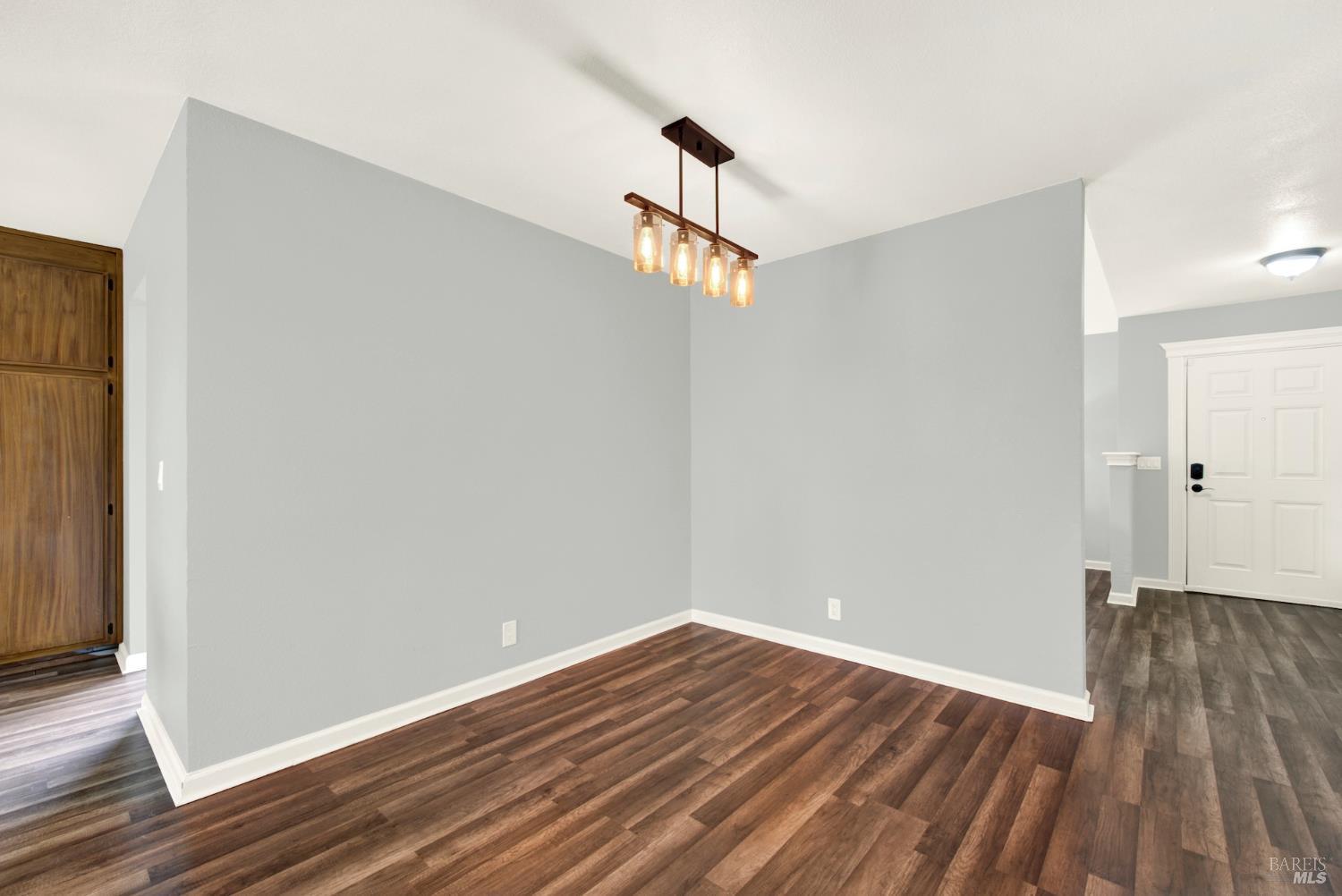 650 W H Street Dixon CA 95620