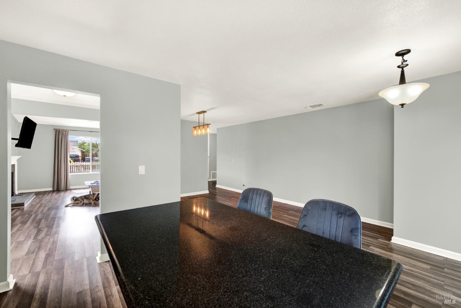 650 W H Street Dixon CA 95620