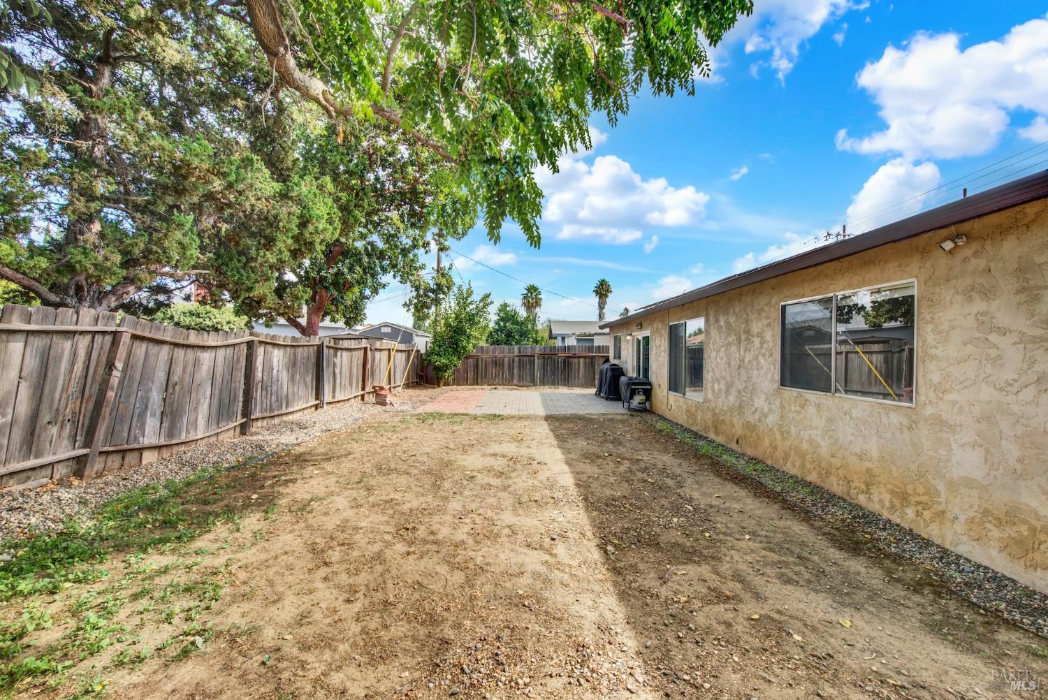 650 W H Street Dixon CA 95620