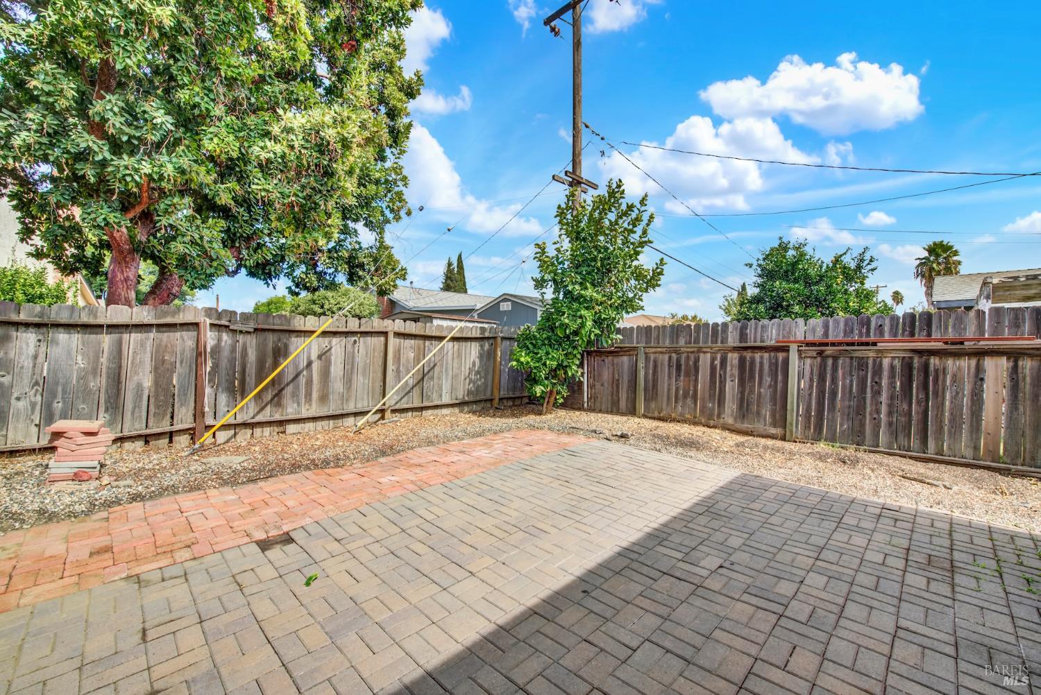 650 W H Street Dixon CA 95620