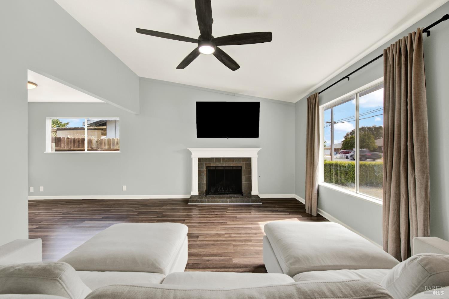 650 W H Street Dixon CA 95620