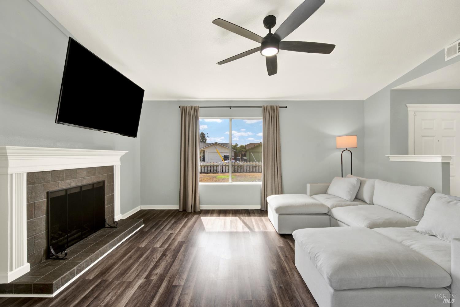 650 W H Street Dixon CA 95620