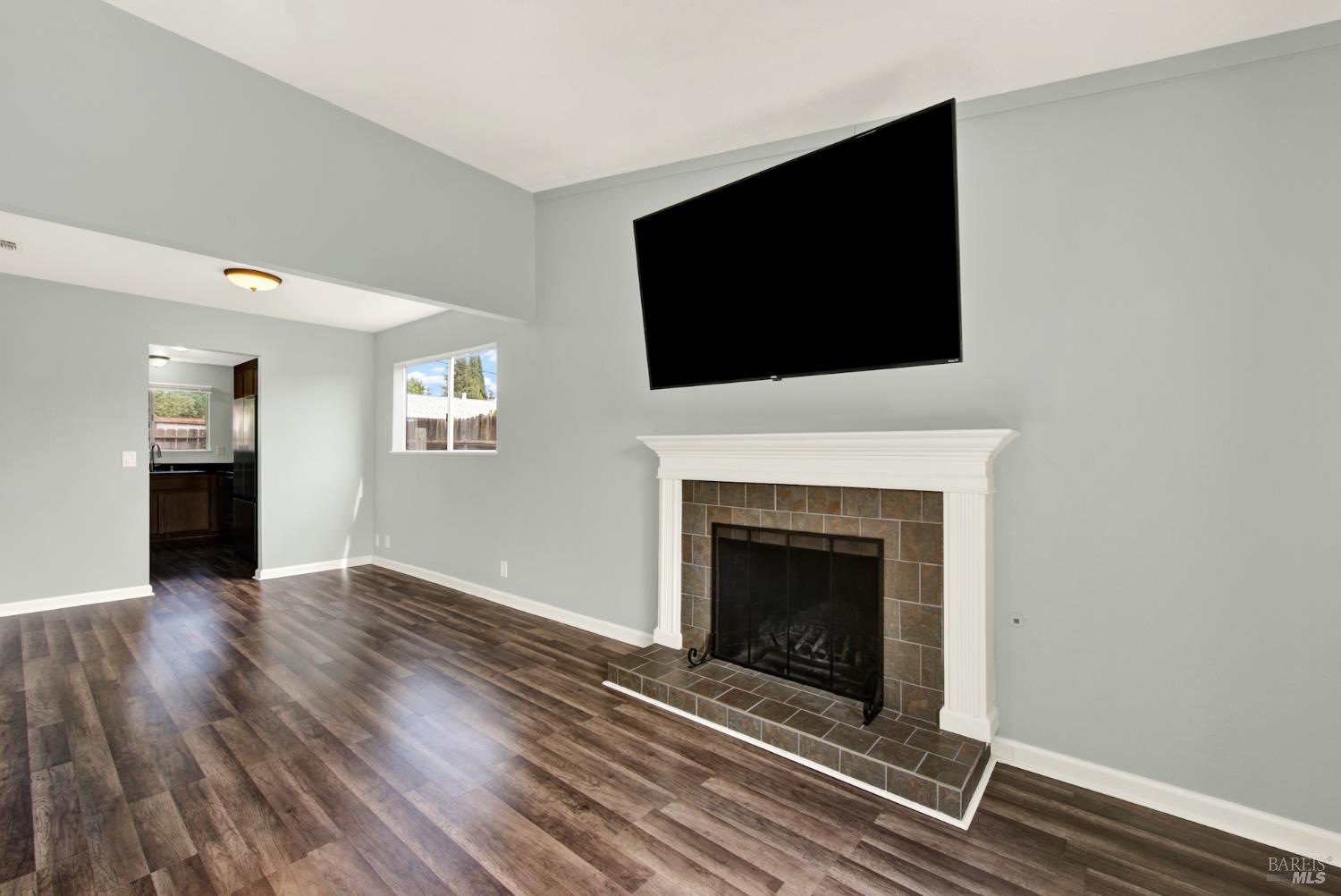 650 W H Street Dixon CA 95620