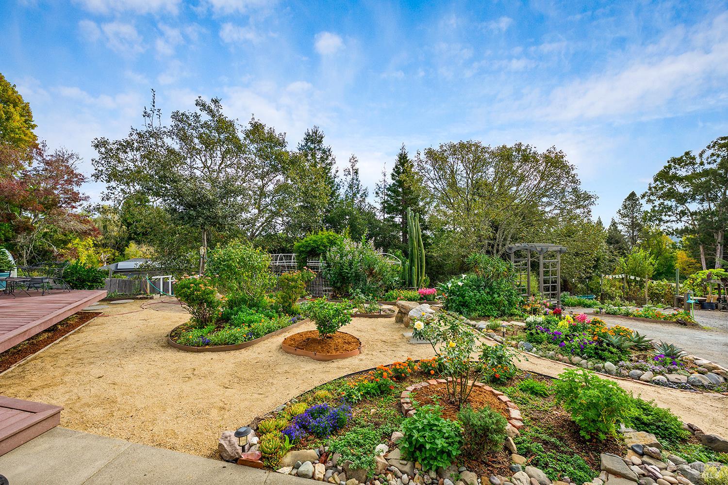 10395 Deblyn Lane Sebastopol CA 95472