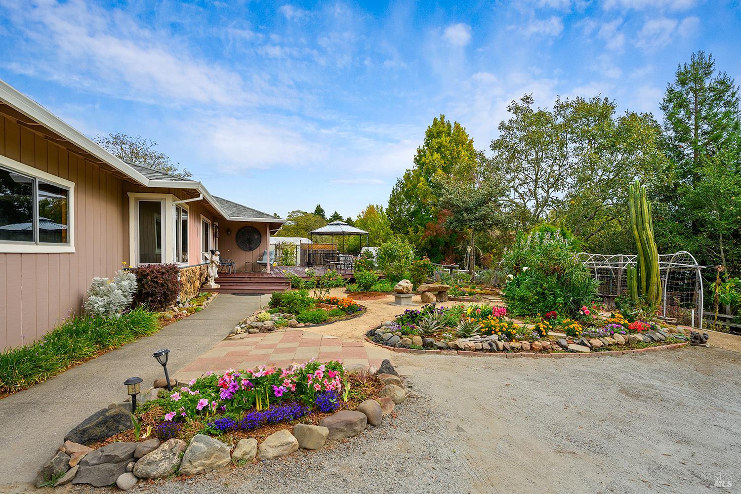10395 Deblyn Lane Sebastopol CA 95472