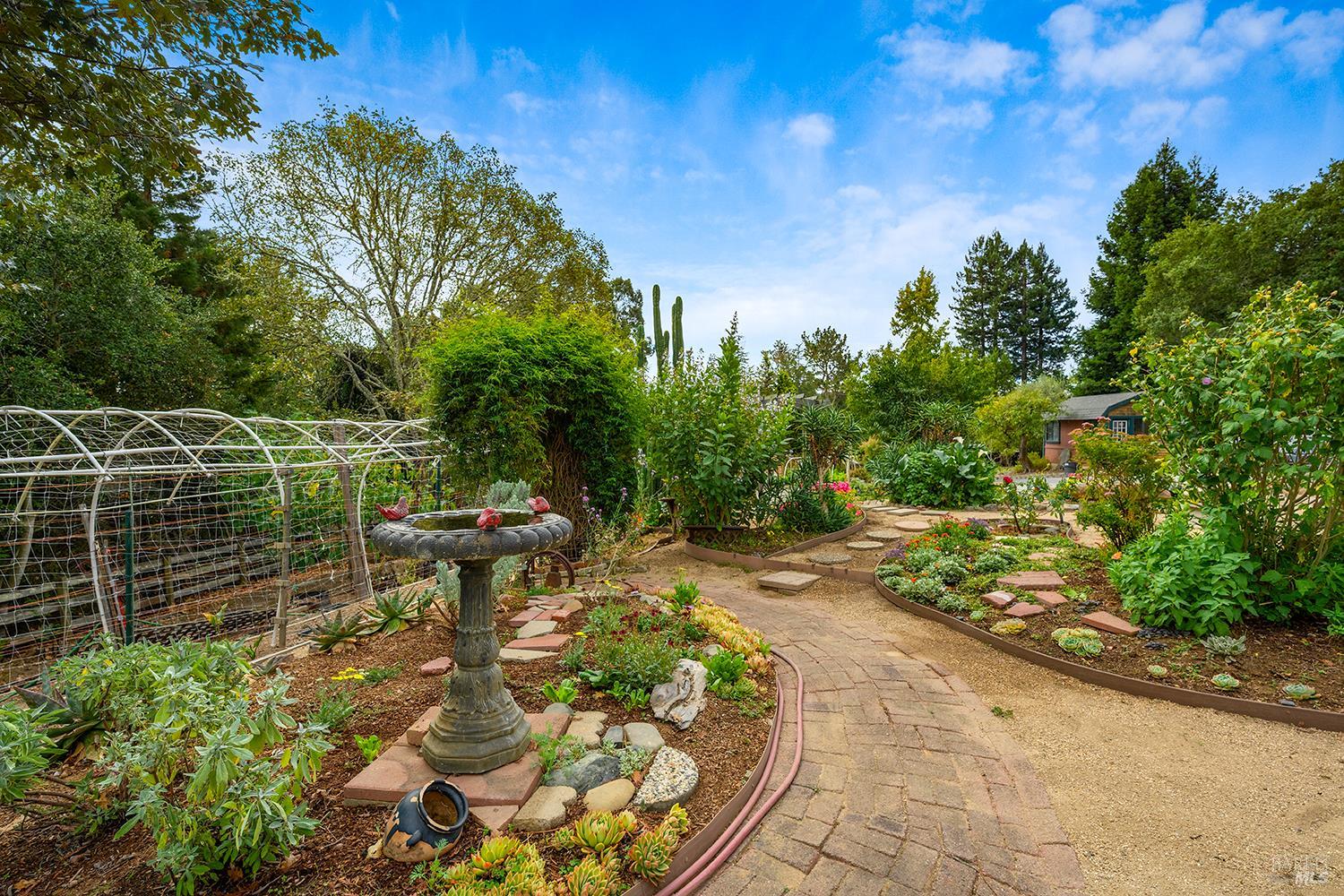 10395 Deblyn Lane Sebastopol CA 95472