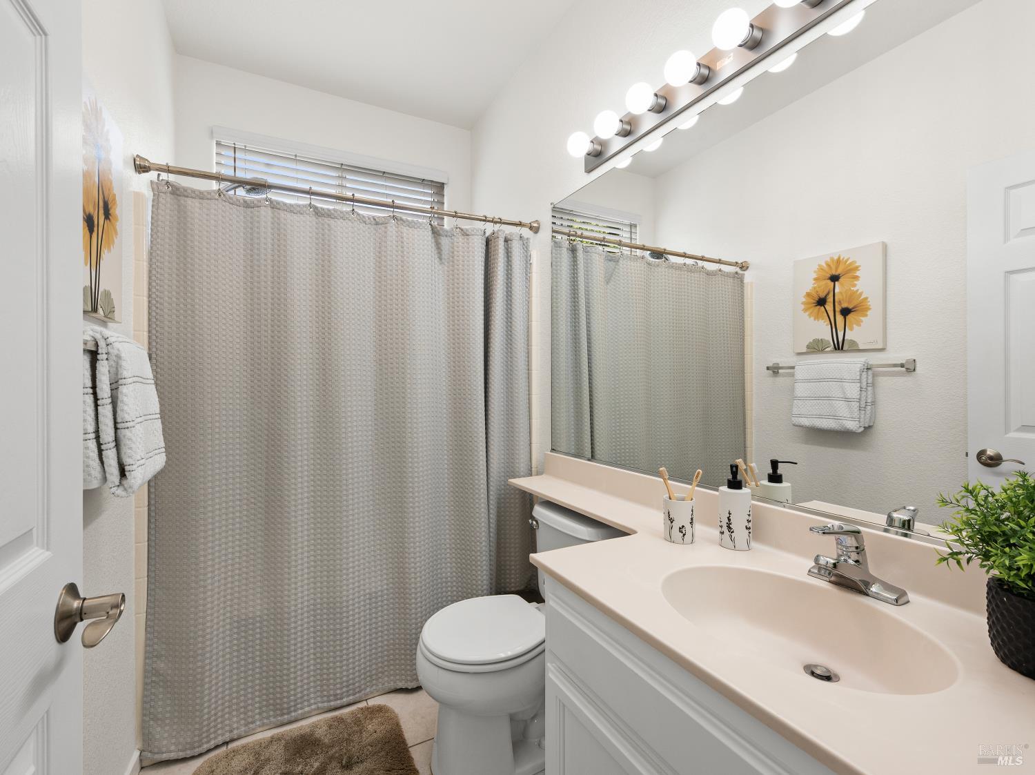 1918 Sestri Lane Petaluma CA 94954
