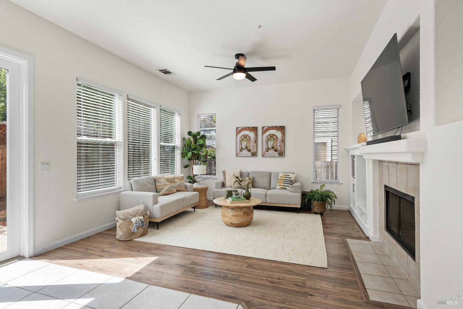 1918 Sestri Lane Petaluma CA 94954