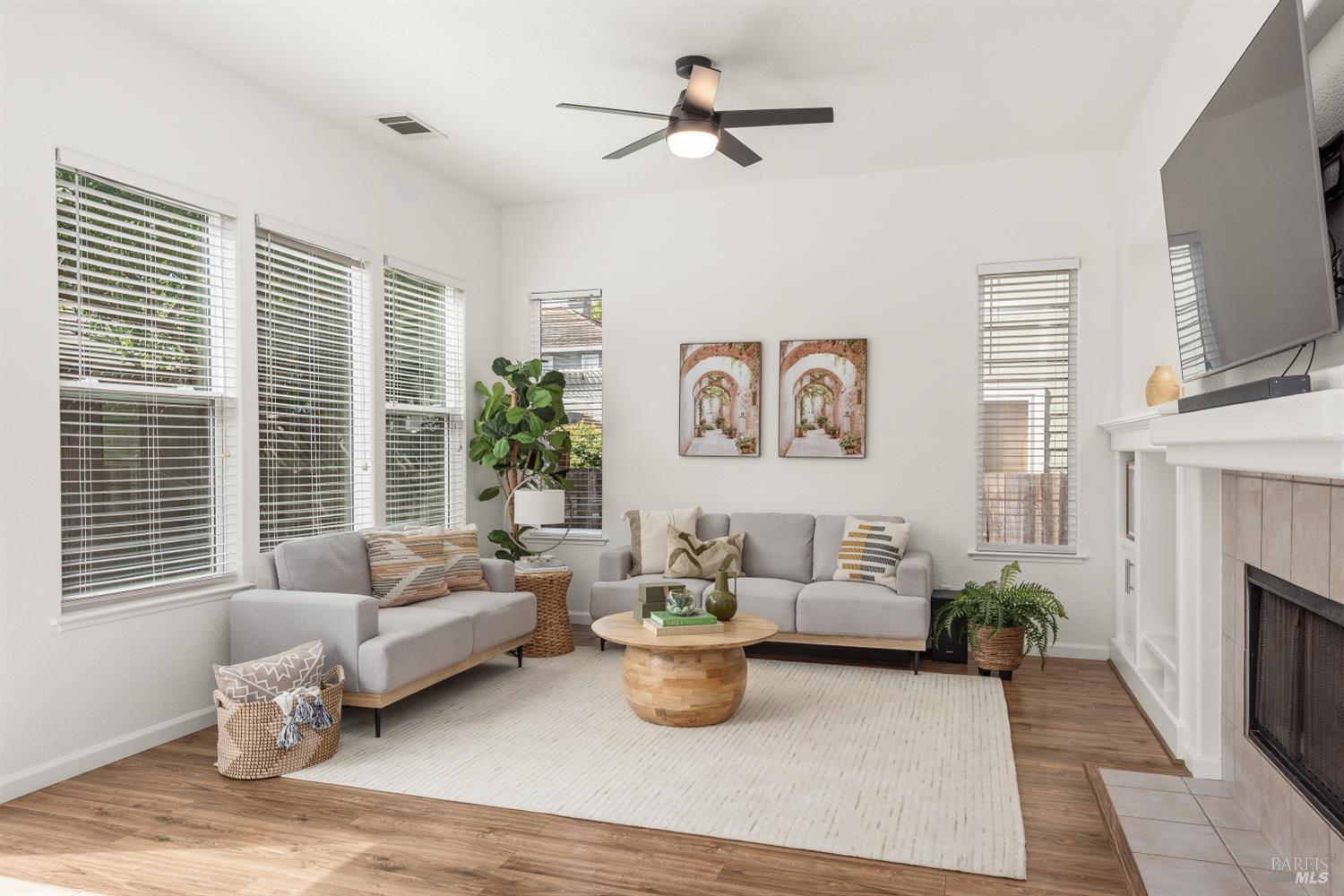 1918 Sestri Lane Petaluma CA 94954