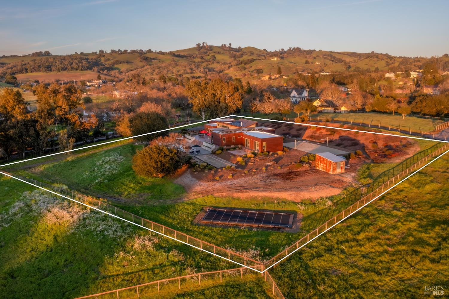 519 Horse Barn Road Healdsburg CA 95448