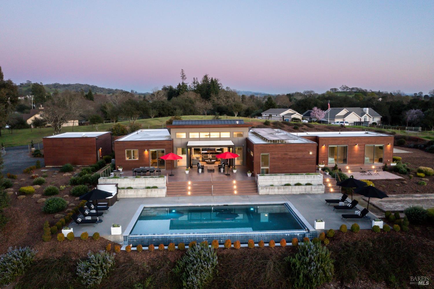 519 Horse Barn Road Healdsburg CA 95448