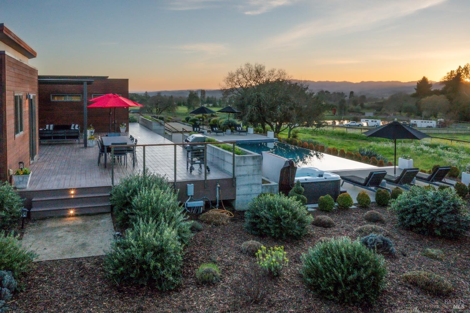 519 Horse Barn Road Healdsburg CA 95448