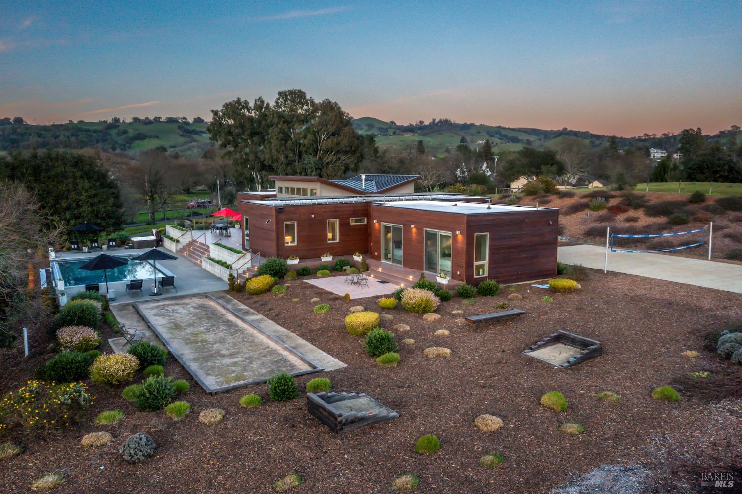 519 Horse Barn Road Healdsburg CA 95448