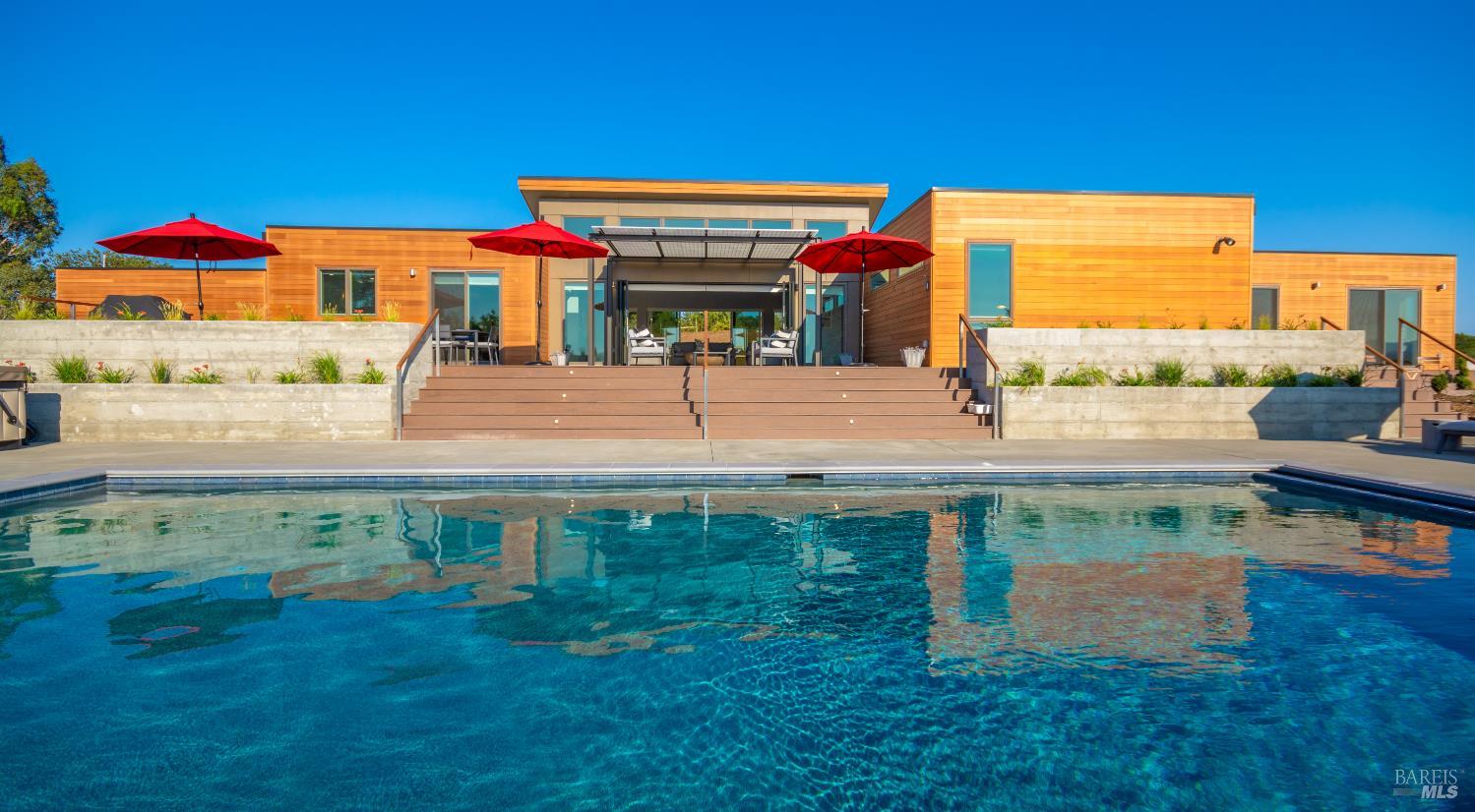 519 Horse Barn Road Healdsburg CA 95448