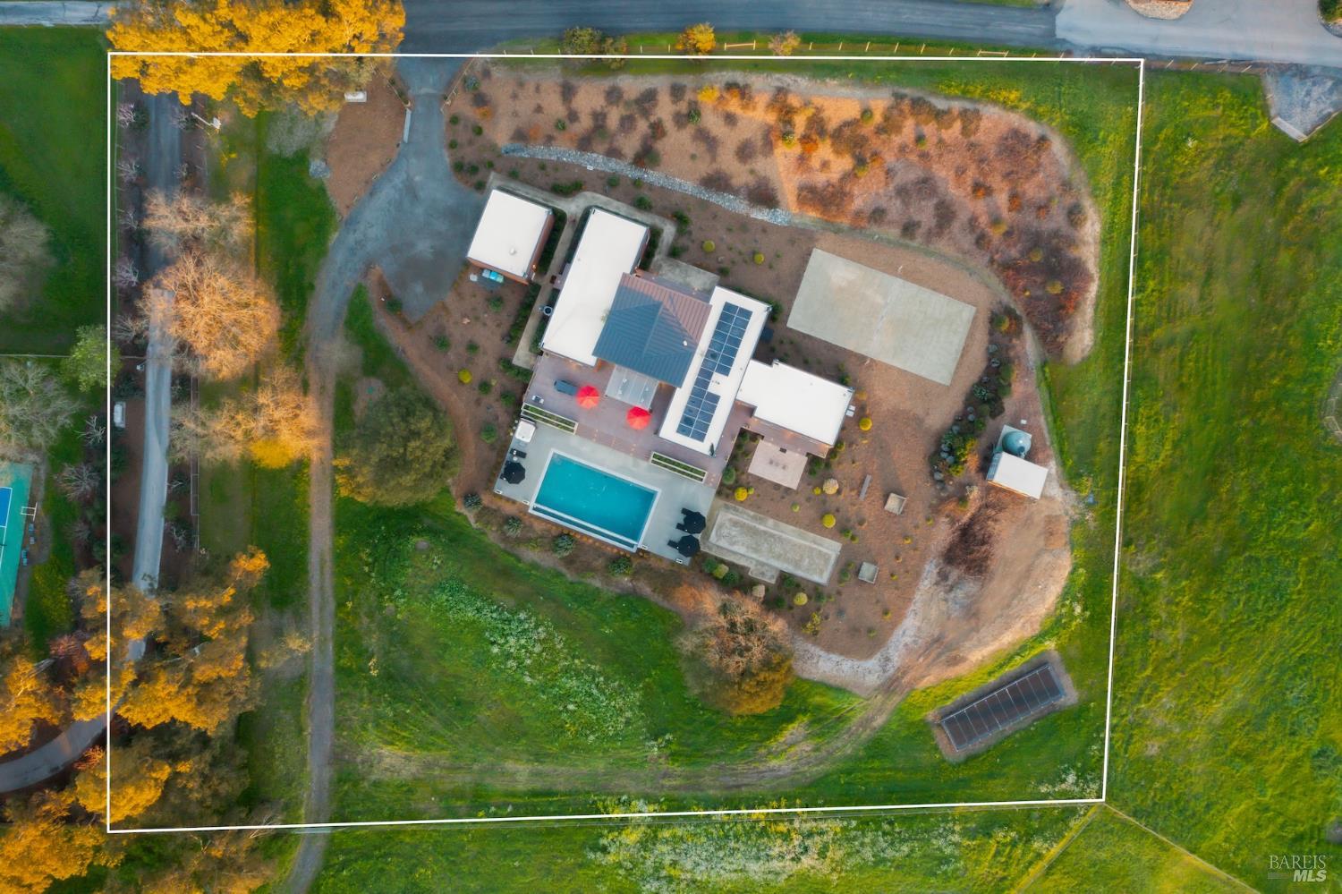 519 Horse Barn Road Healdsburg CA 95448