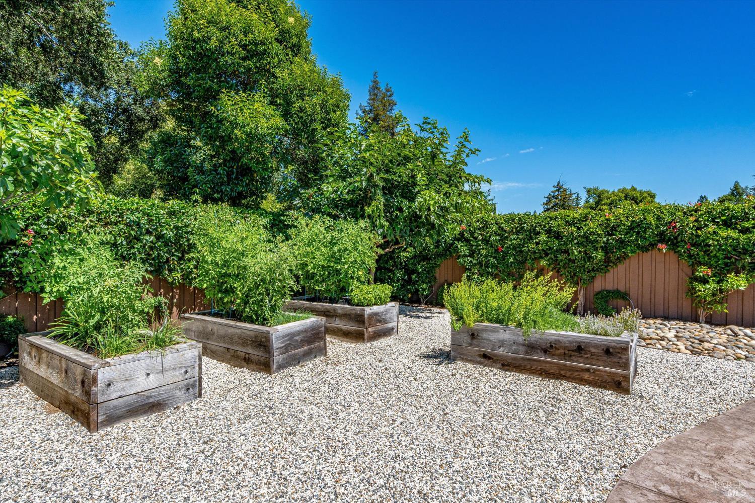 1655 Chardonnay Way St. Helena CA 94574