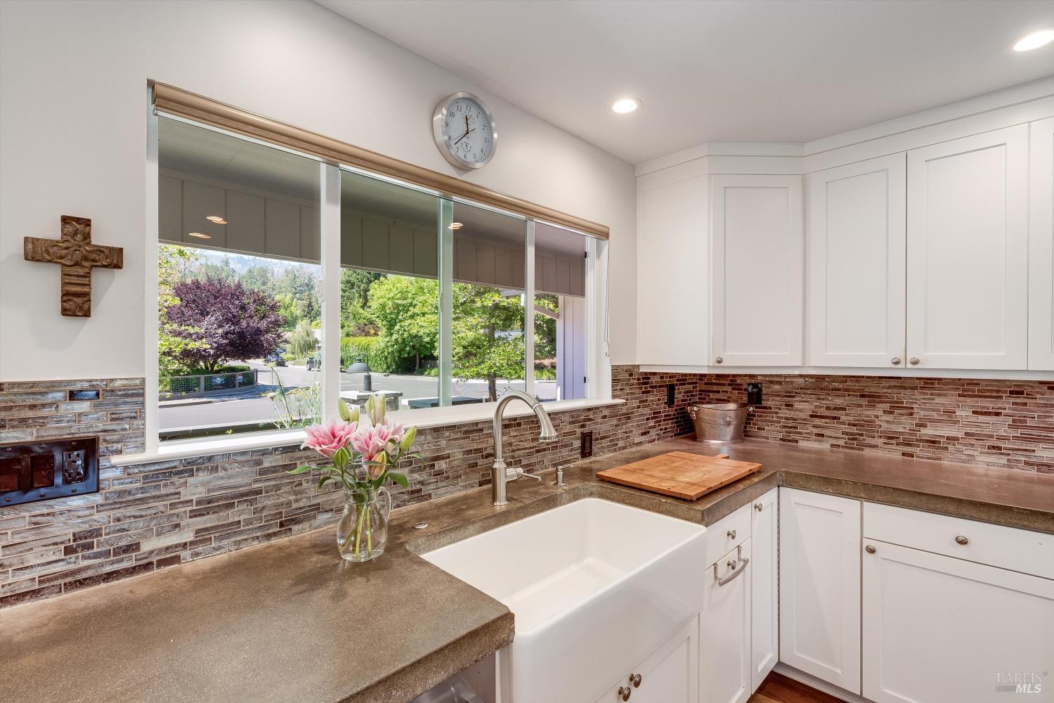 1655 Chardonnay Way St. Helena CA 94574