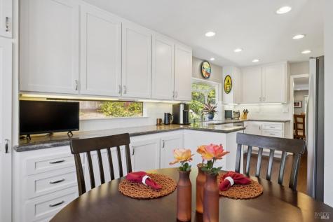 6 Fox Hollow Place Novato CA 94945