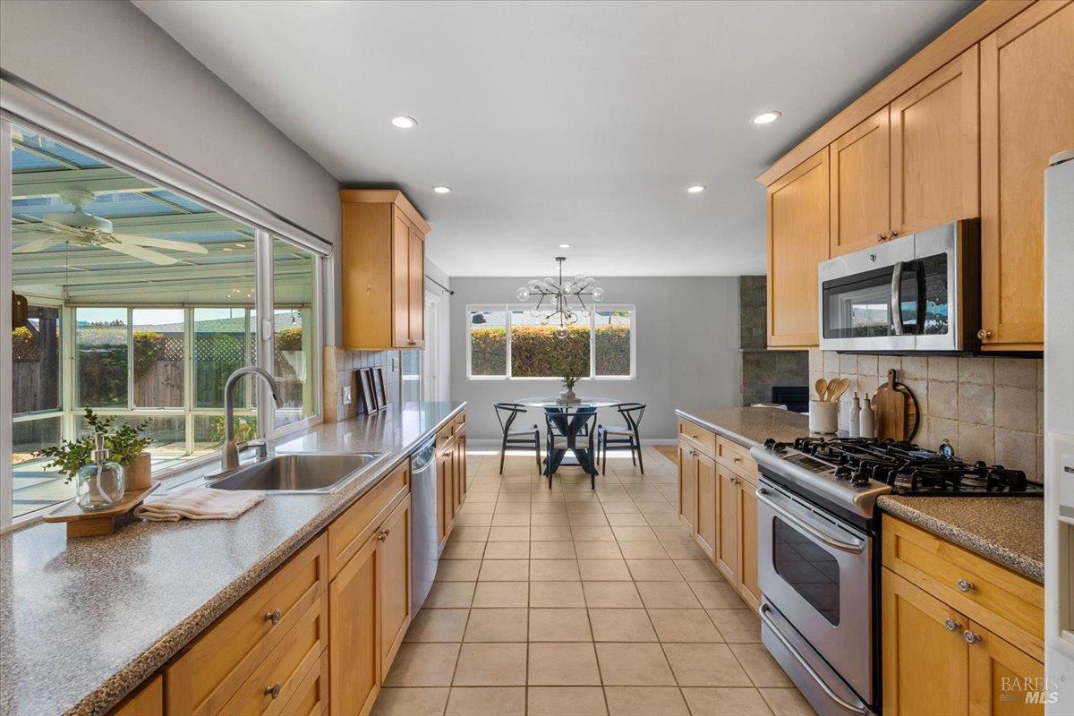 132 Las Colinas Drive Cloverdale CA 95425