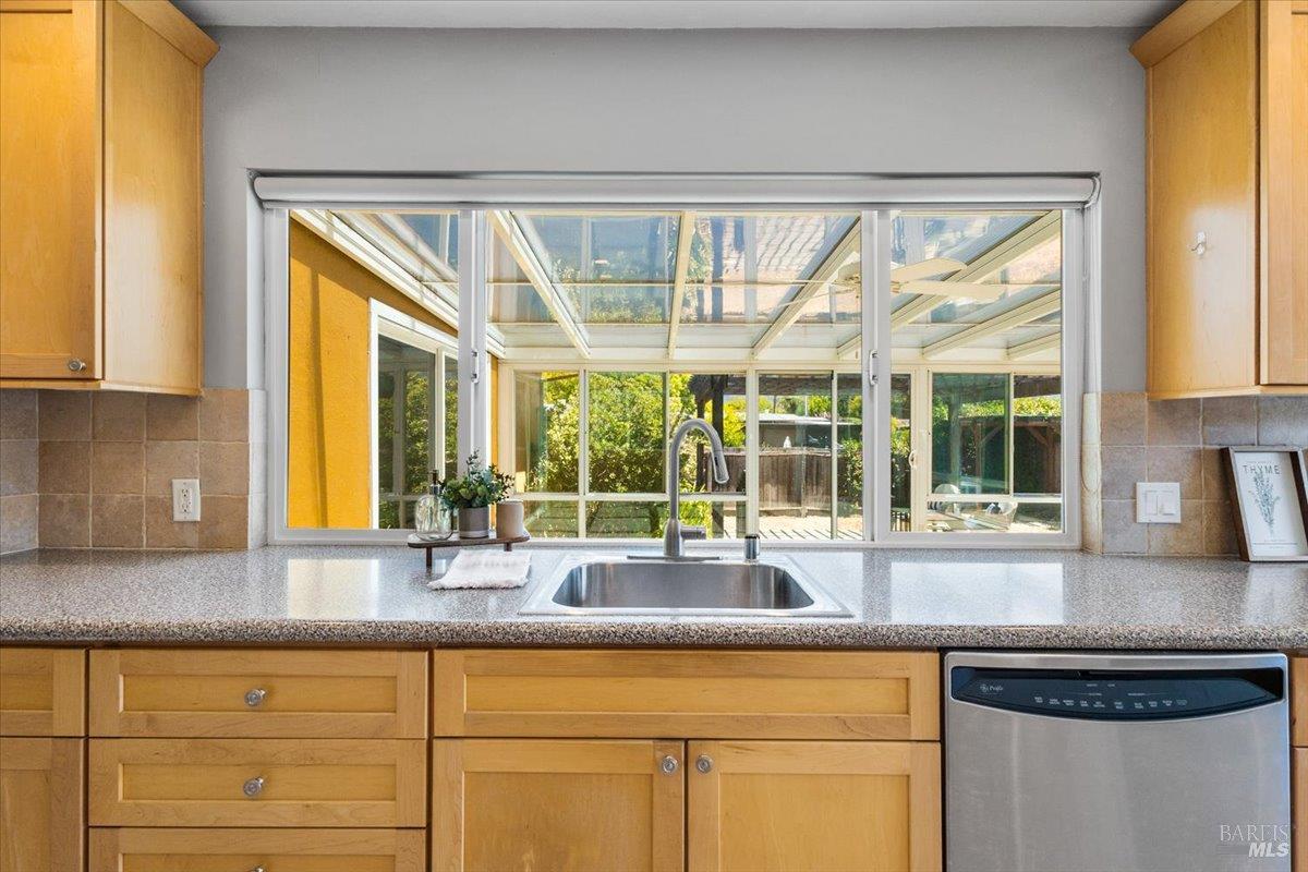 132 Las Colinas Drive Cloverdale CA 95425