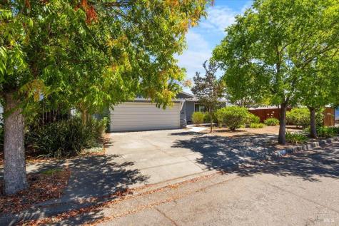 132 Las Colinas Drive Cloverdale CA 95425