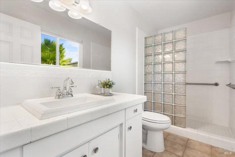 132 Las Colinas Drive Cloverdale CA 95425