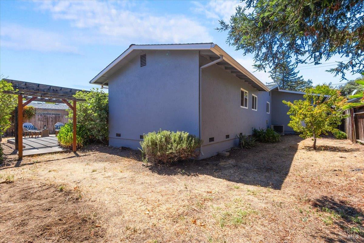 132 Las Colinas Drive Cloverdale CA 95425
