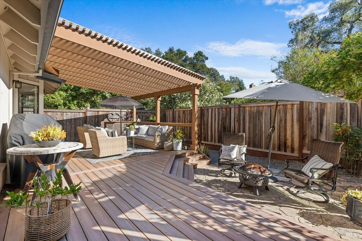 1141 Forest Glen Way Santa Rosa CA 95404