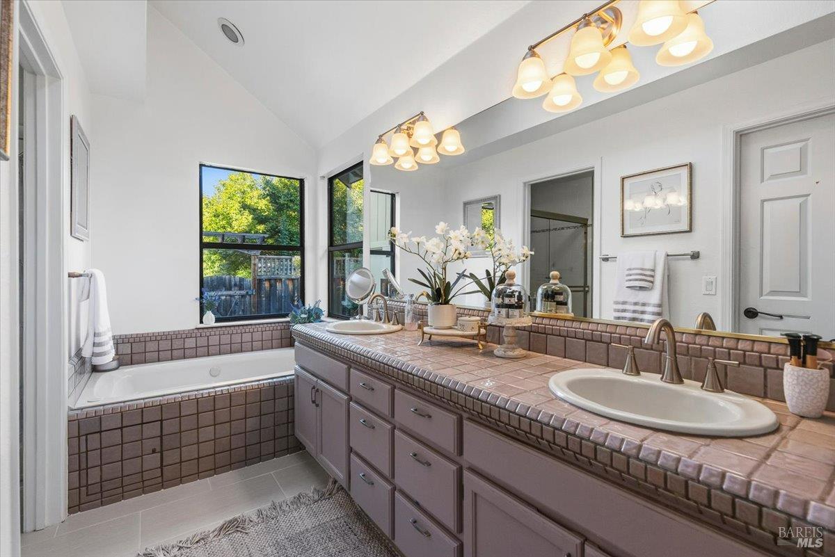 1141 Forest Glen Way Santa Rosa CA 95404