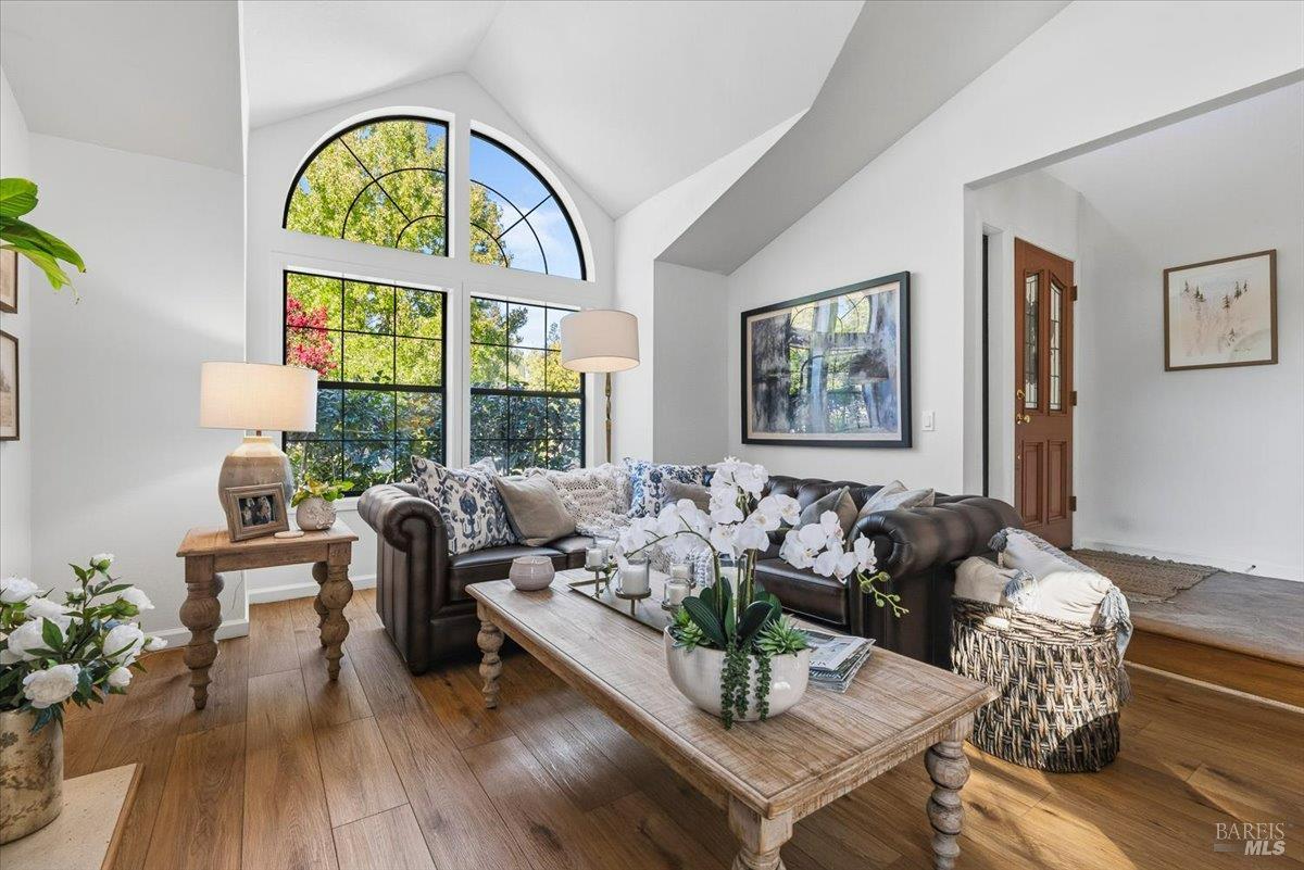 1141 Forest Glen Way Santa Rosa CA 95404