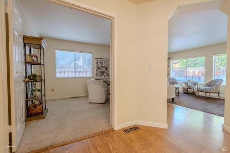 7036 Edinburgh Court Windsor CA 95492