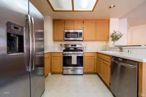 7036 Edinburgh Court Windsor CA 95492