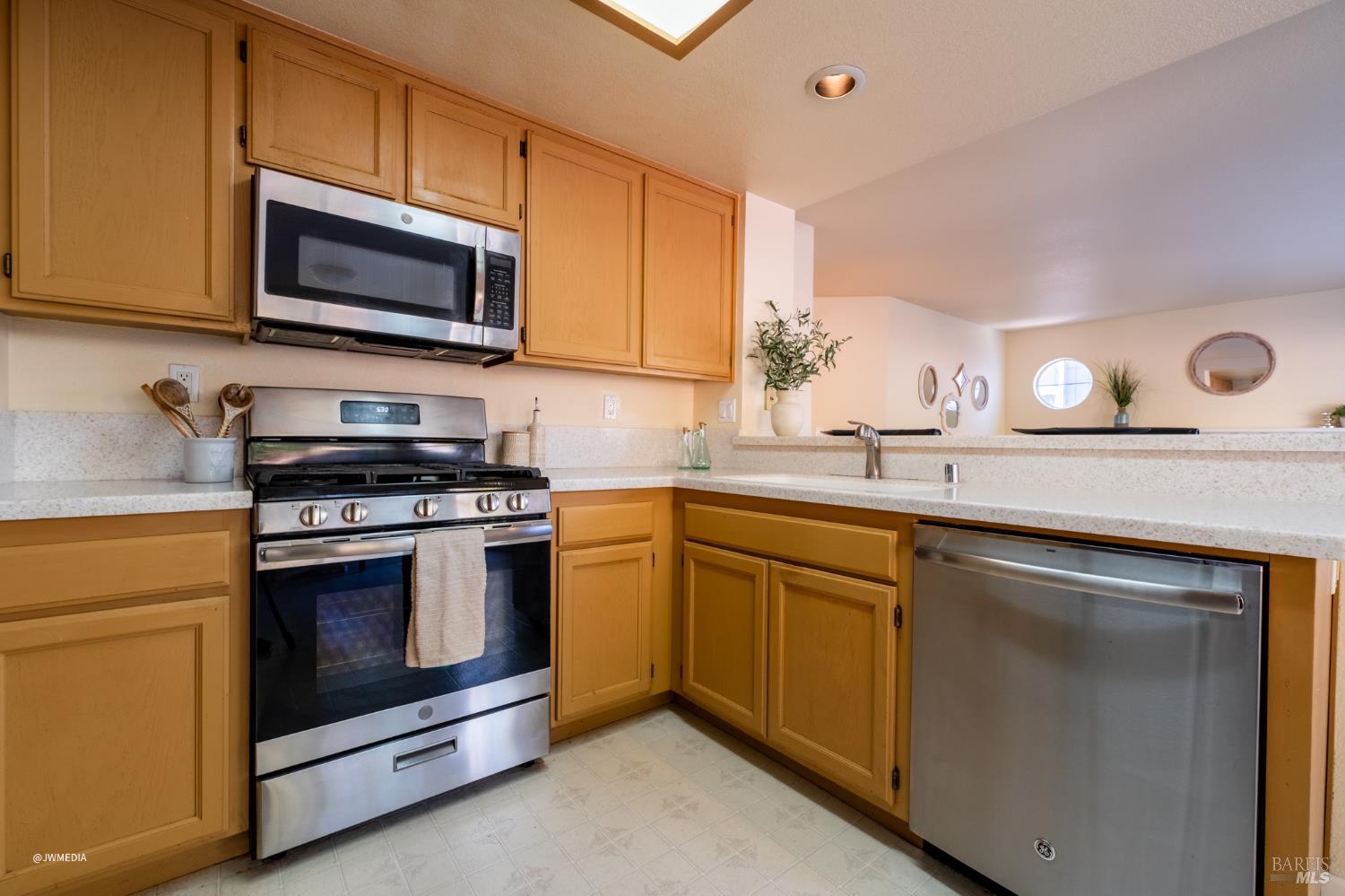7036 Edinburgh Court Windsor CA 95492