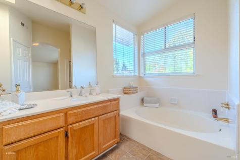 7036 Edinburgh Court Windsor CA 95492