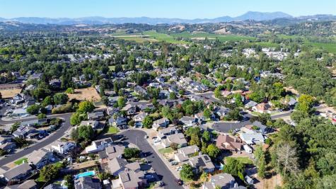 7036 Edinburgh Court Windsor CA 95492