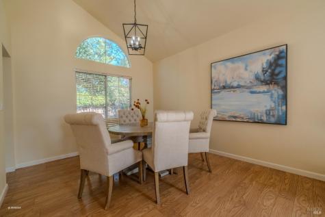 7036 Edinburgh Court Windsor CA 95492