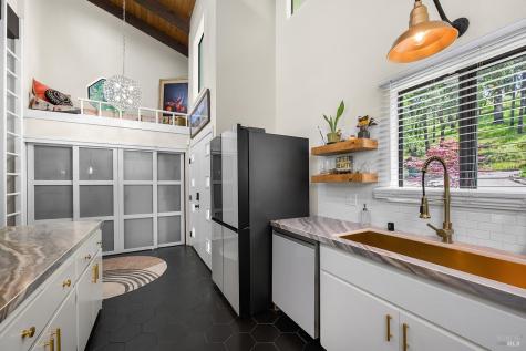 5675 St. Helena Road NE Santa Rosa CA 95404
