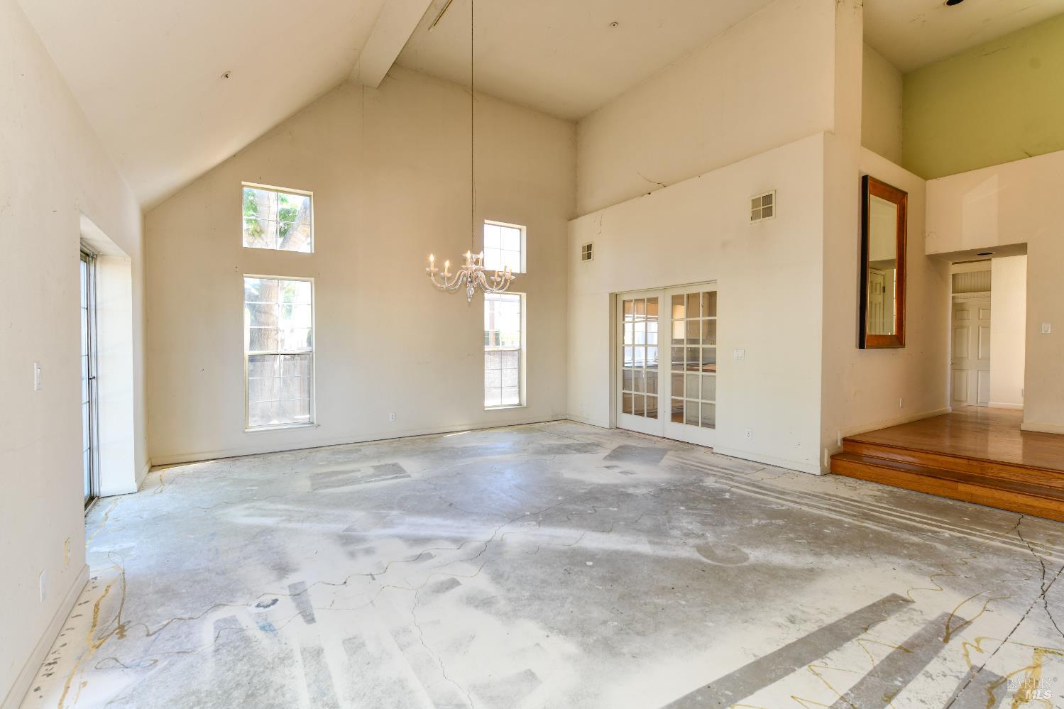 26 Lloyd Court Napa CA 94558