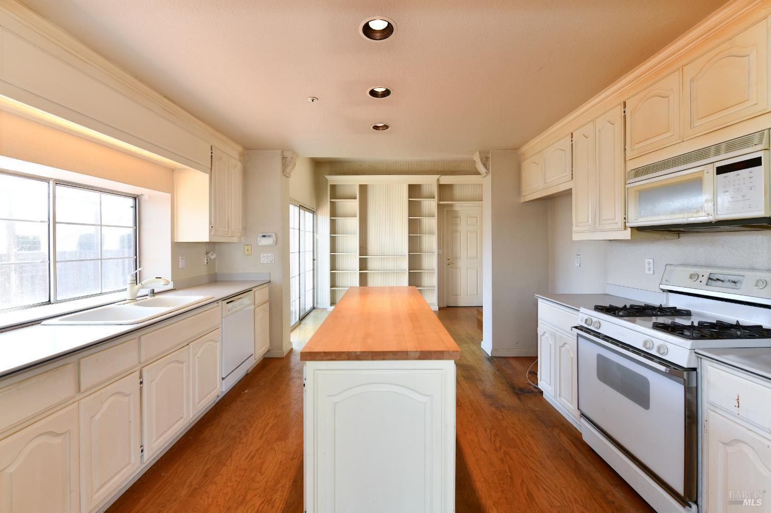 26 Lloyd Court Napa CA 94558