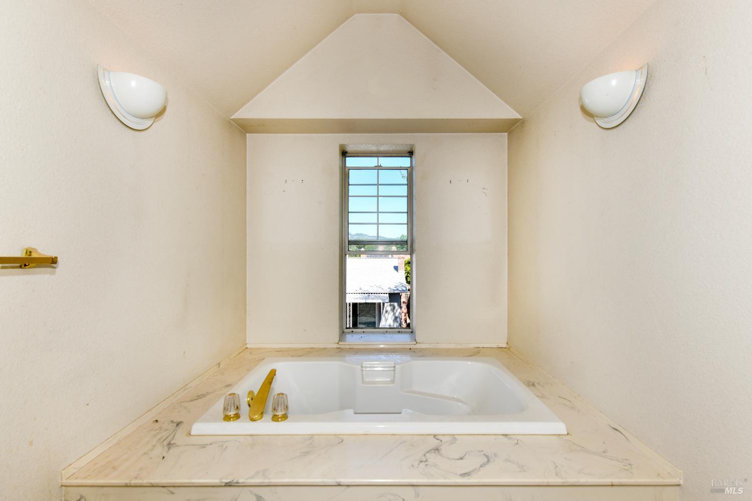 26 Lloyd Court Napa CA 94558